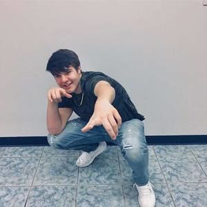 Meet your Posher, Roarke